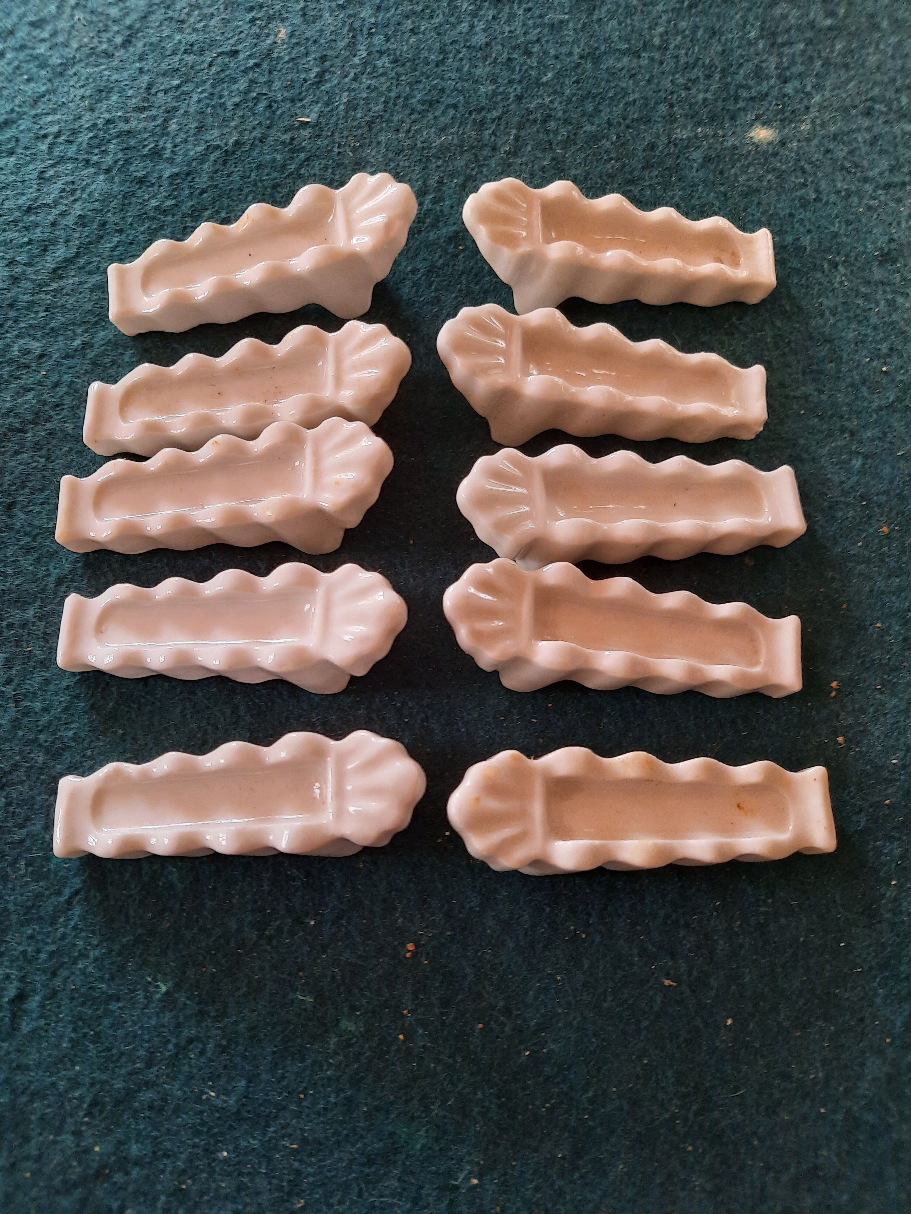 Set de 10 porte couteau en porcelaine