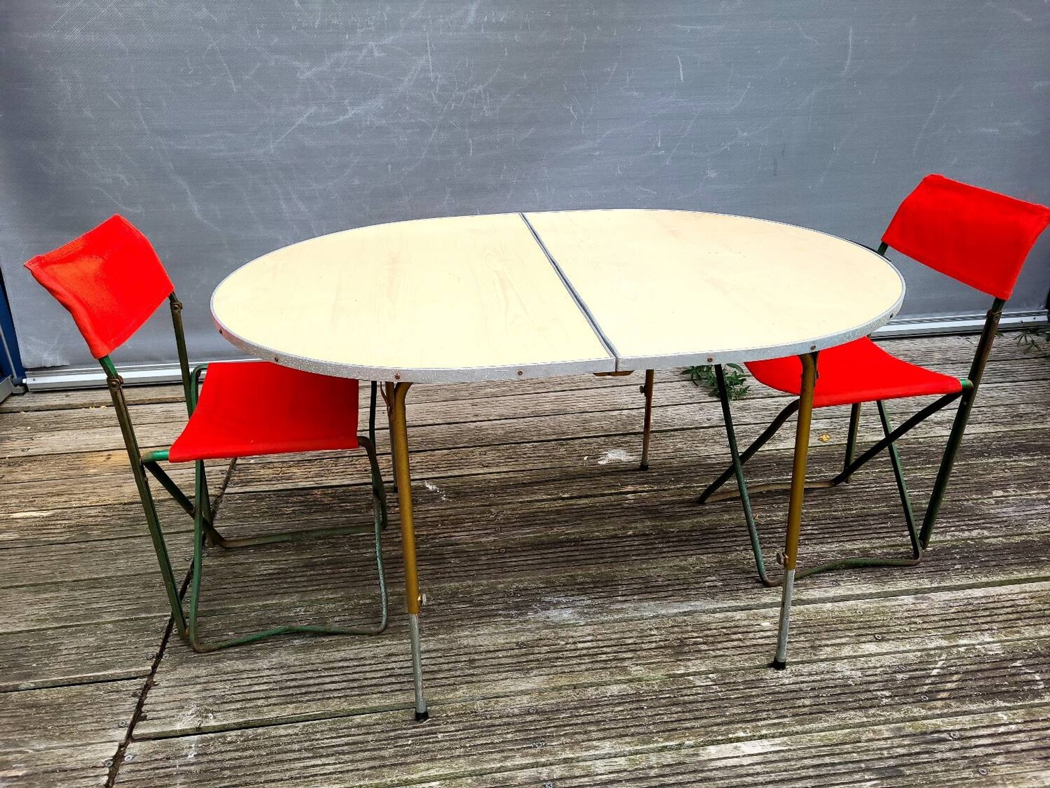 Ensemble table et duo chaises pliantes camping vintage 1970