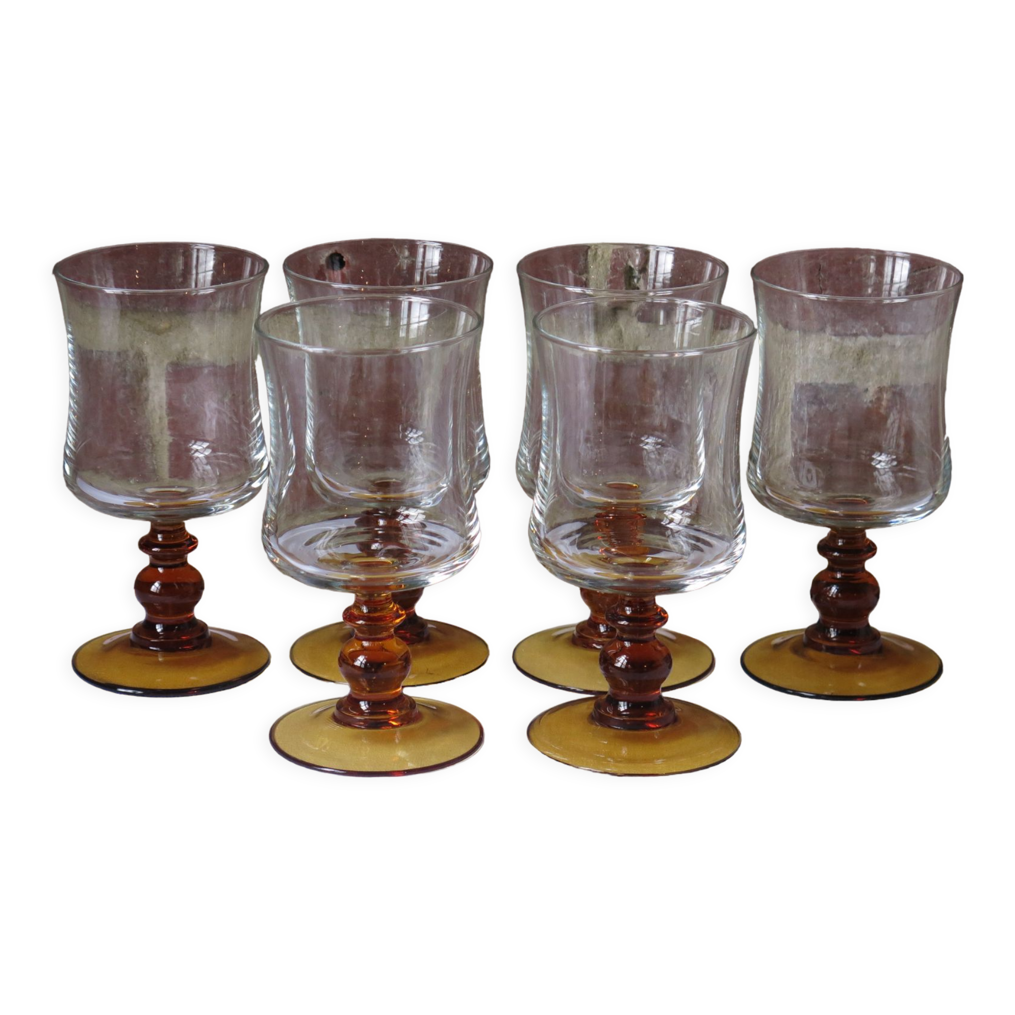 6 vintage stemmed glasses in very good condition