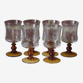 6 verres à pied vintage en très bon état