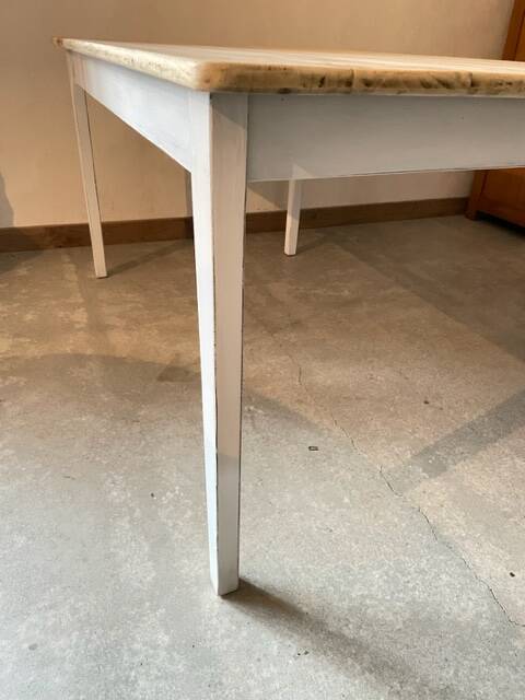 Two-tone table
