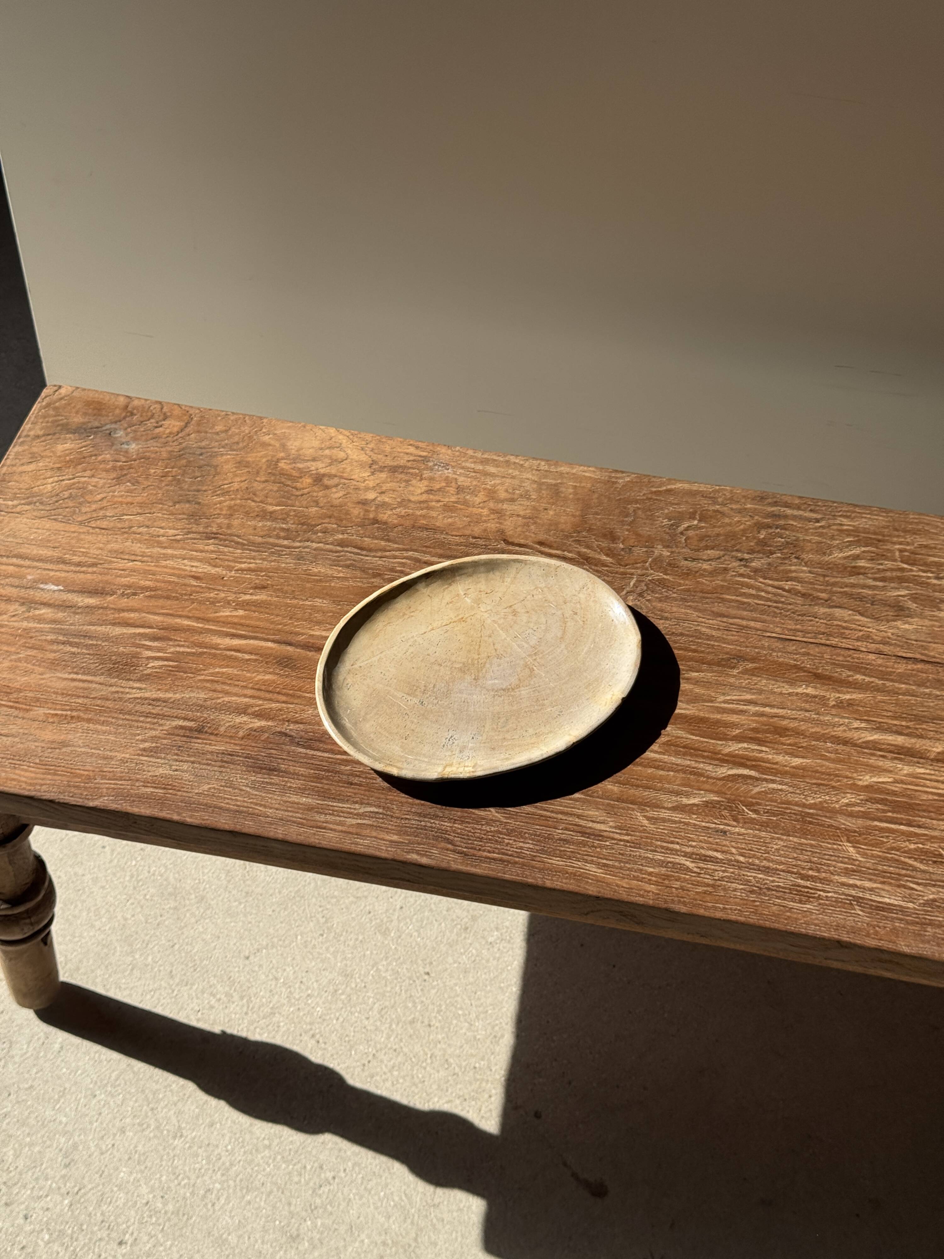 Small oval beige solid petrified wood tray or pocket emptier D24-19 -3311