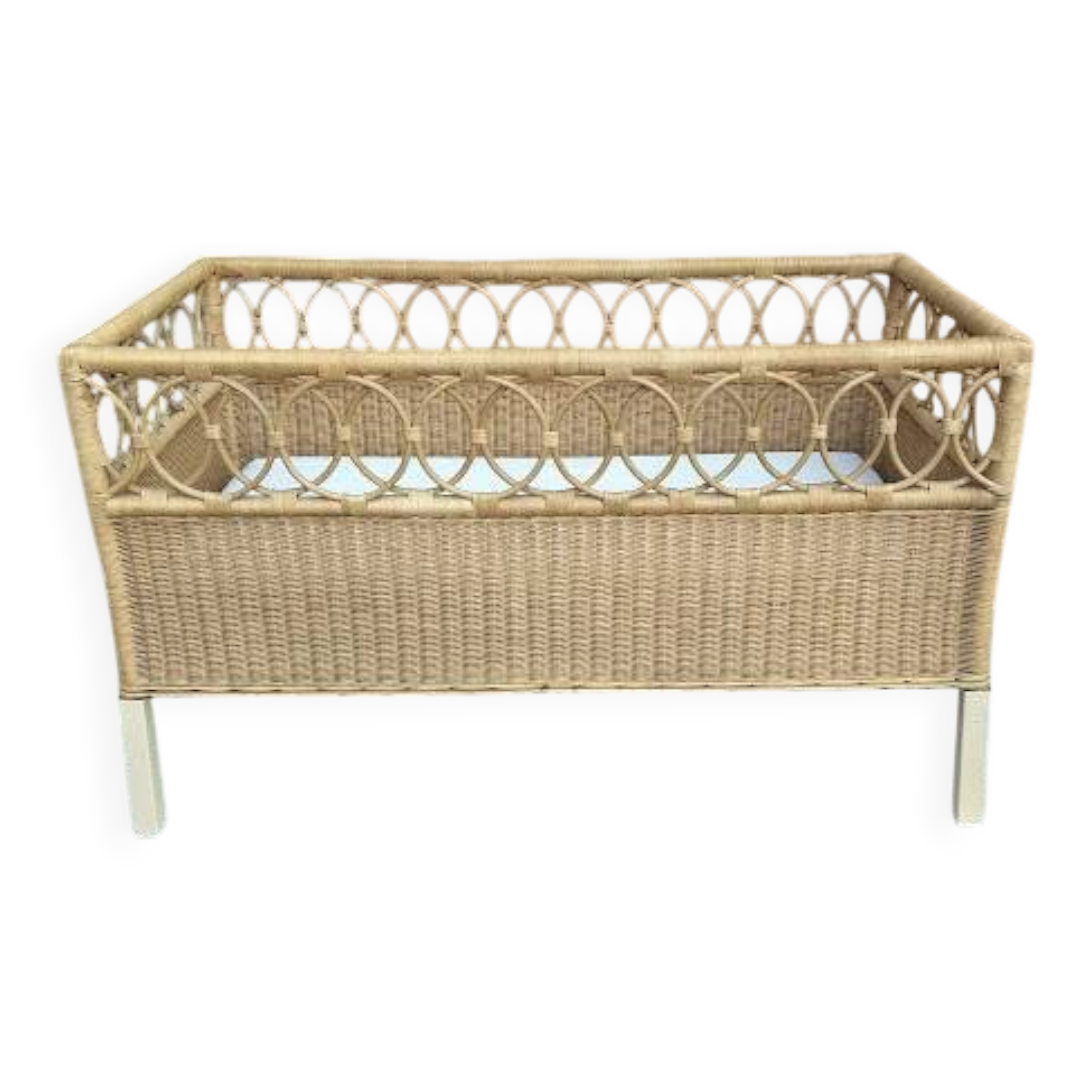 Rattan baby bed