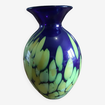 Bi-color blown glass vase