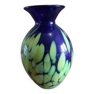 Bi-color blown glass vase