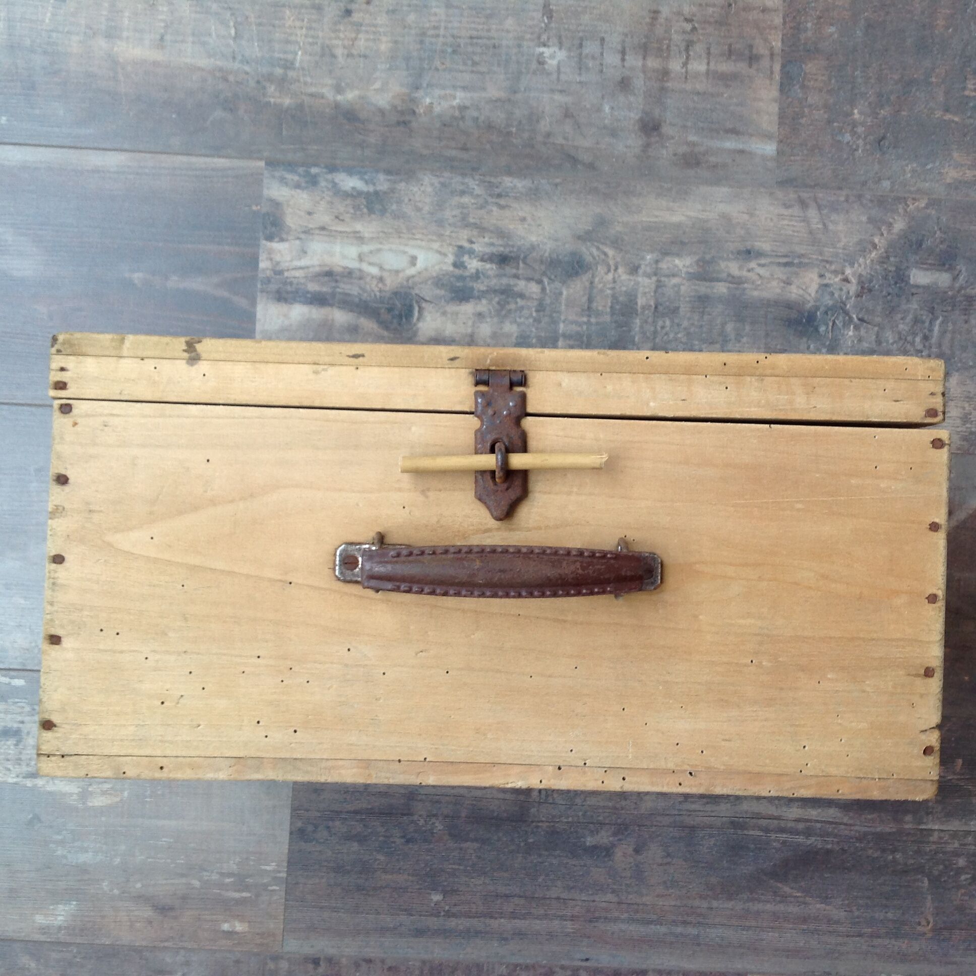 Coffre en bois