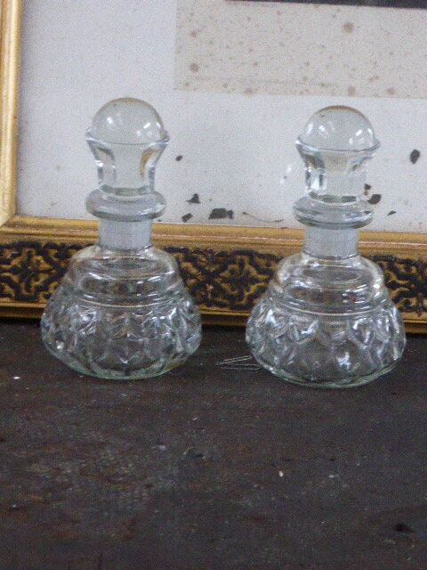 Lot of two glass decanters