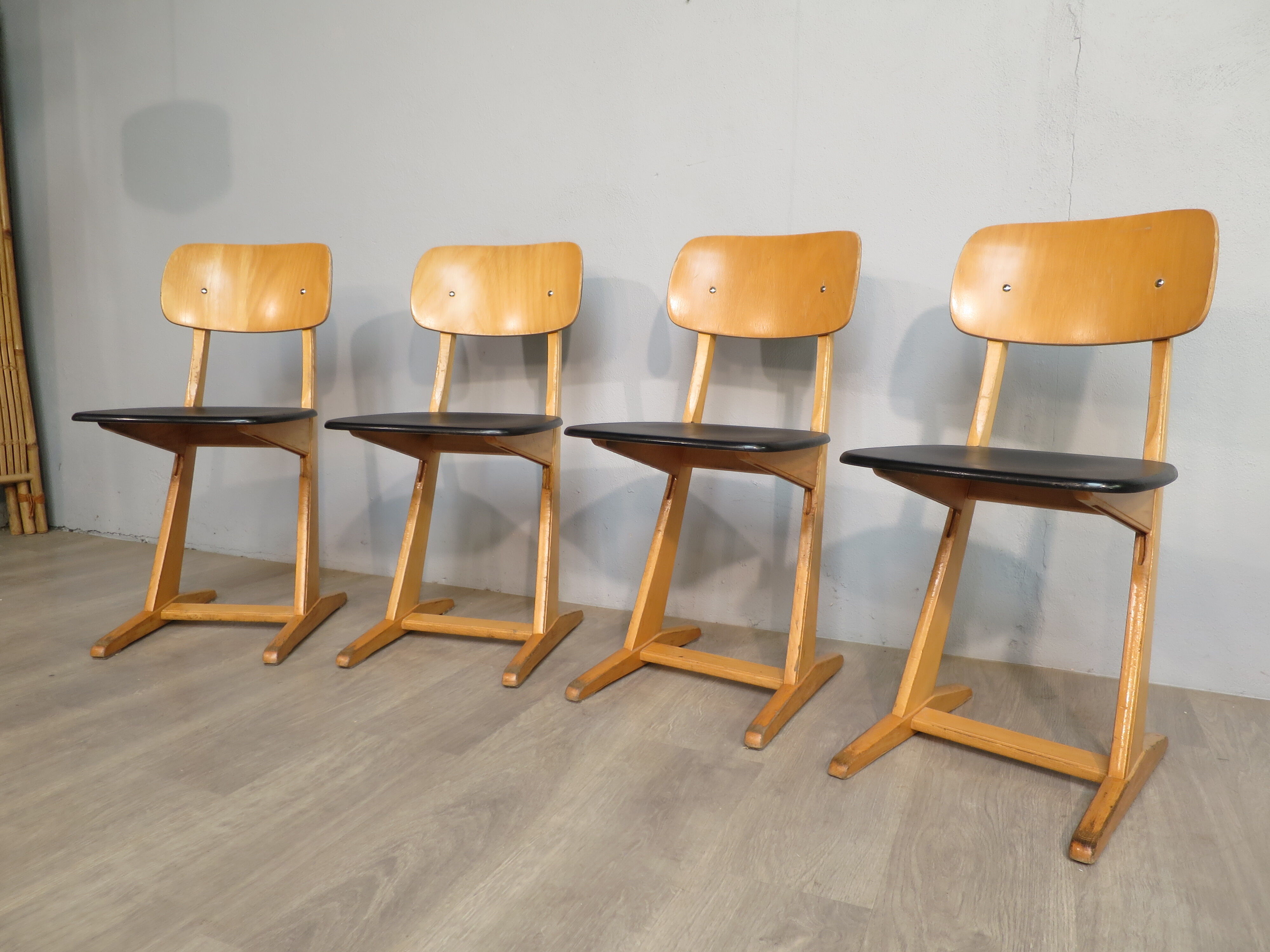 Set of 4 casala chairs 60 adult