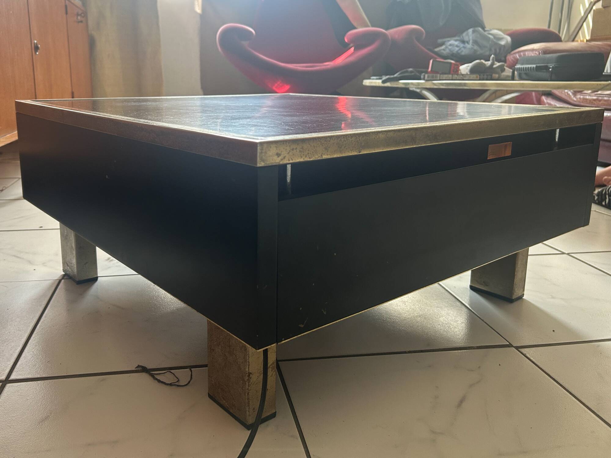 Triphonic coffee table • TR800 3A and its 2 speakers