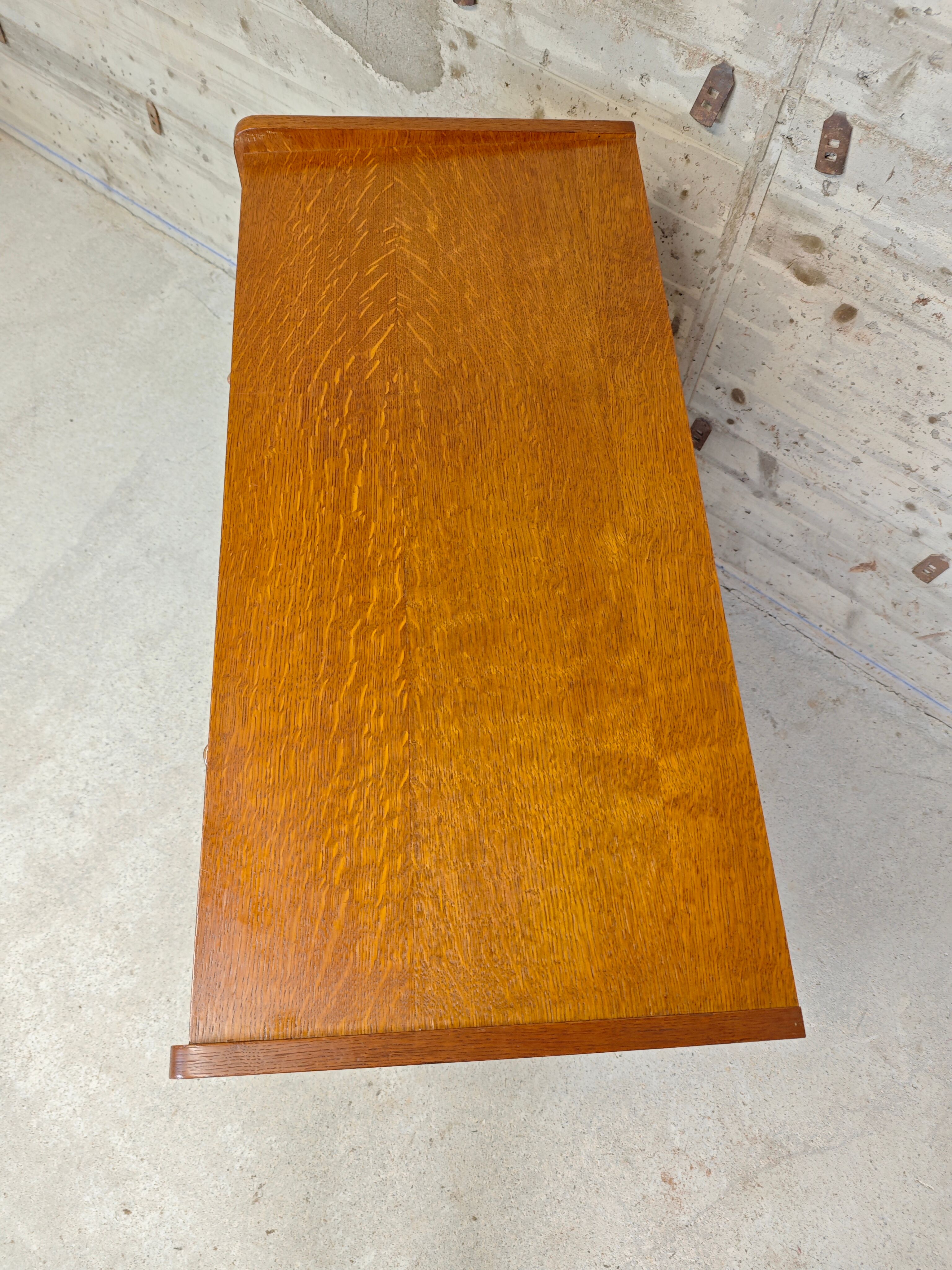 Vintage chest of drawers