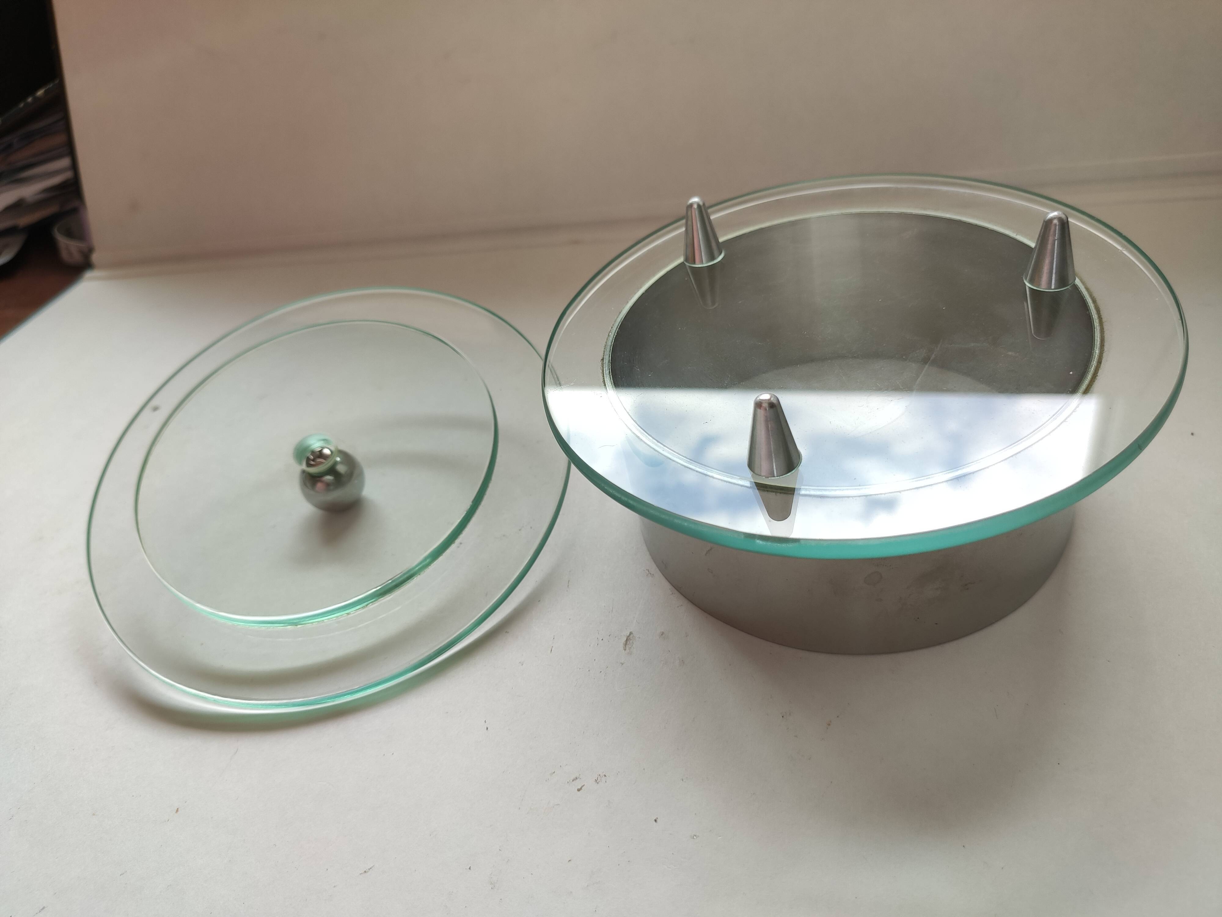 Jewelry box in glass and stainless steel design