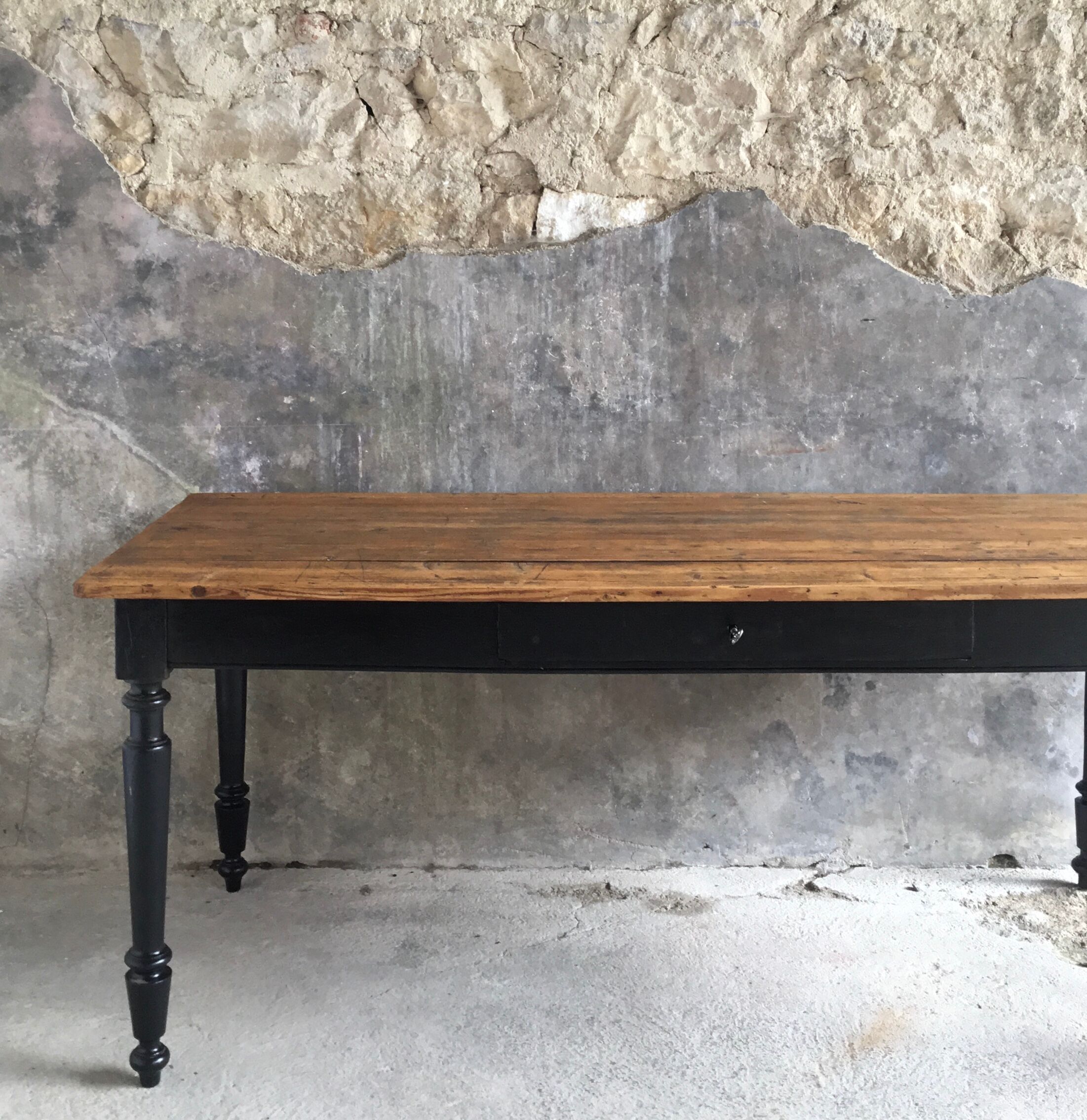 Large farmhouse table 180 cm feet turned - early twentieth