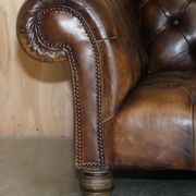 Vintage oversized Chesterfield canapé in hand-dyed leather.