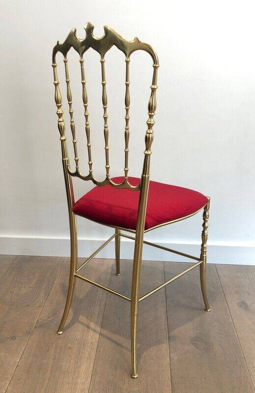 Chaise et tabouret Chiavari en laiton et velours. Vers 1940