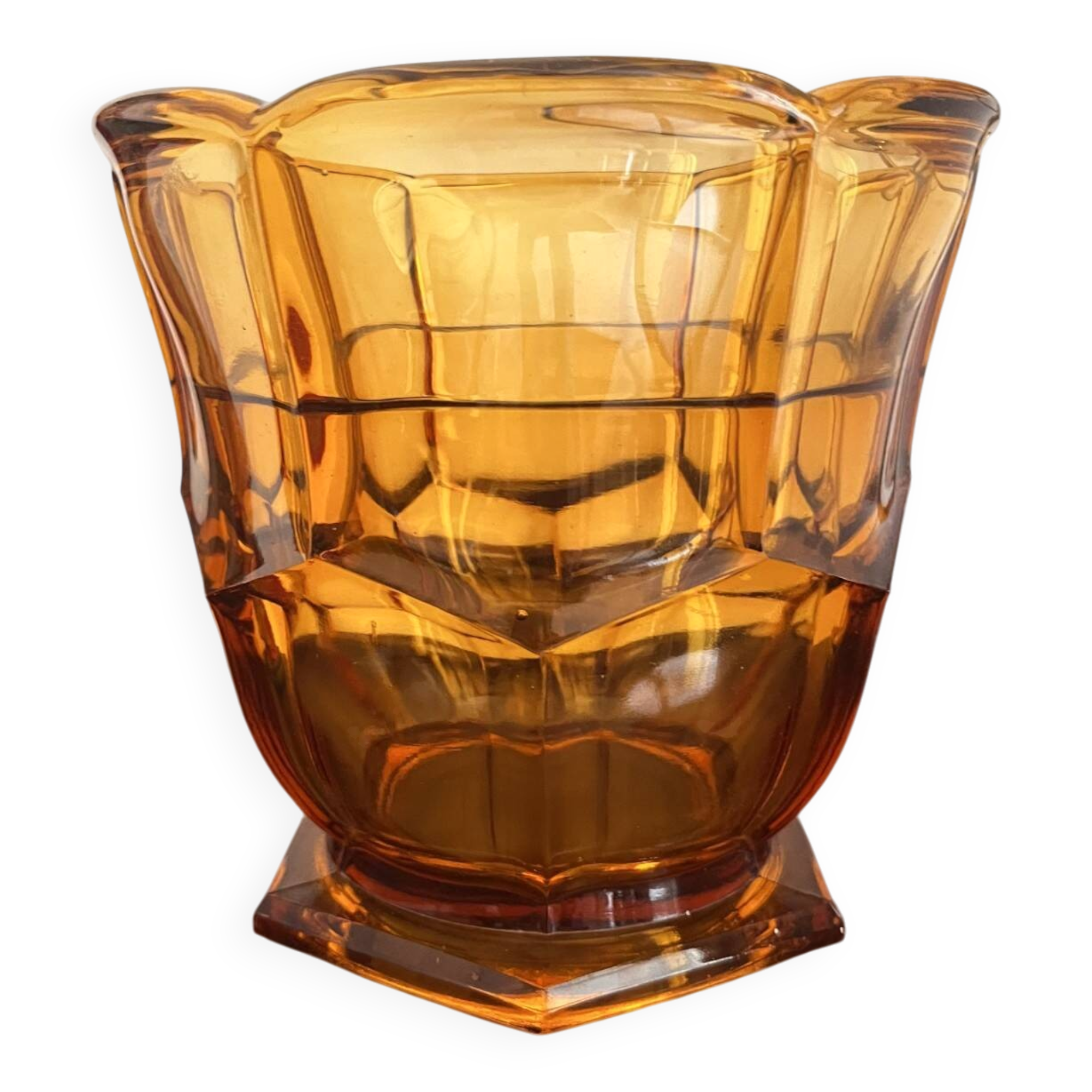 Vase en verre ambré