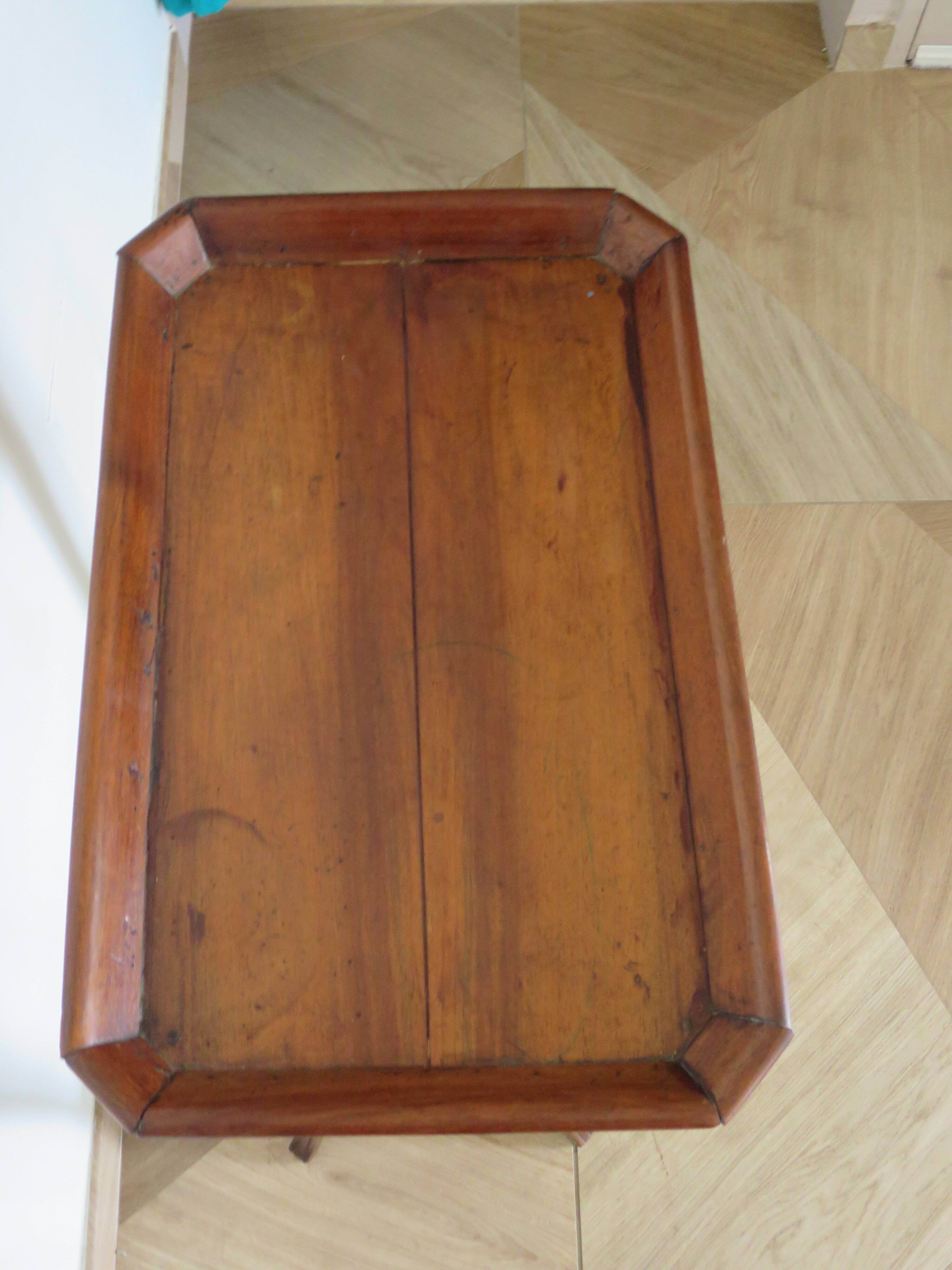 Side table – End table – Mahogany – Raised edge top – 1 drawer