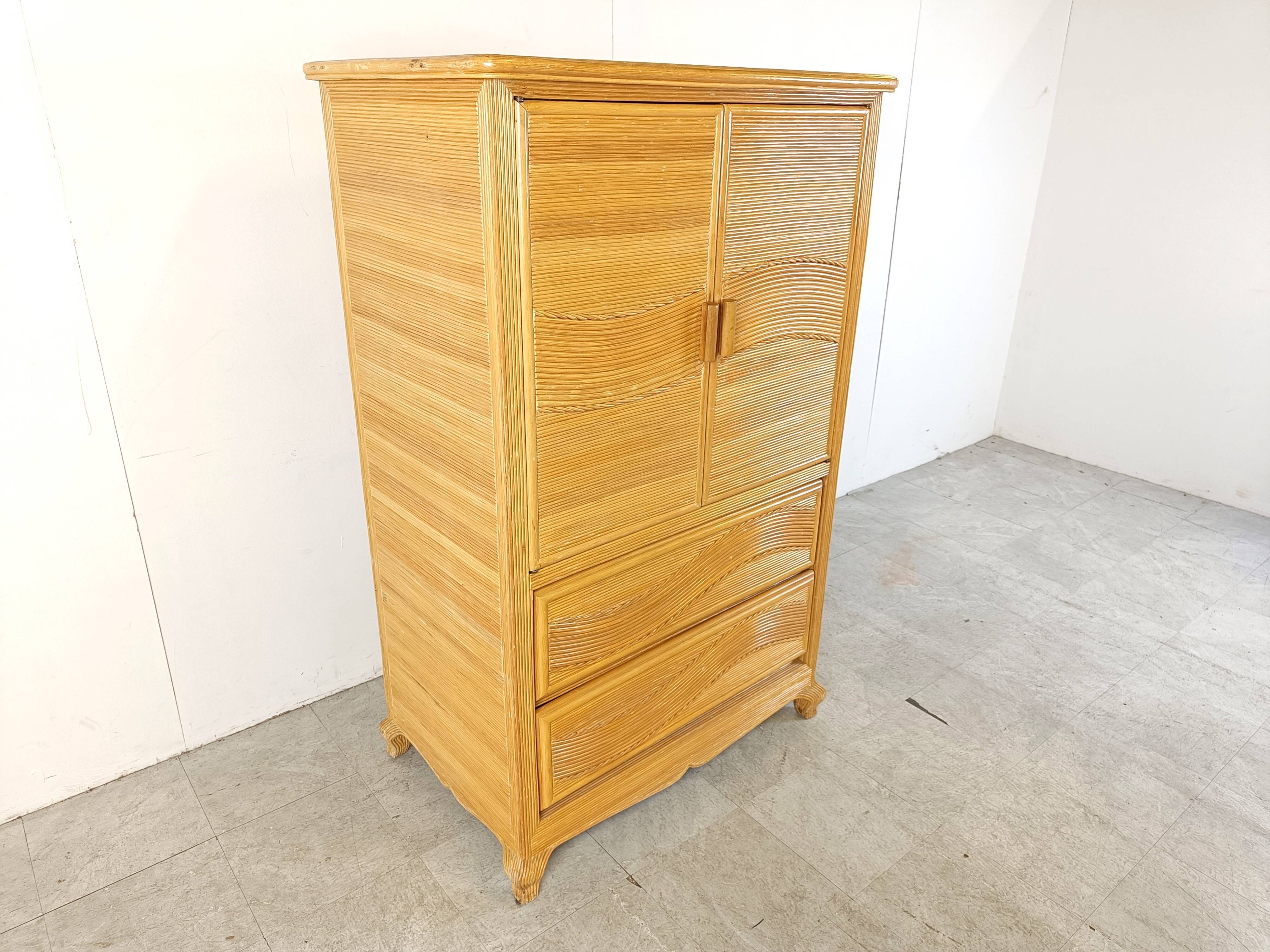 Armoire en plaquage de rotin, 1970