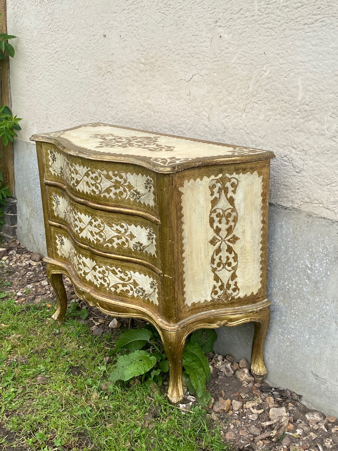 Commode florentine vintage en bois doré