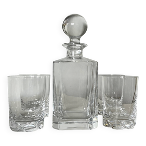 carafe en cristal et