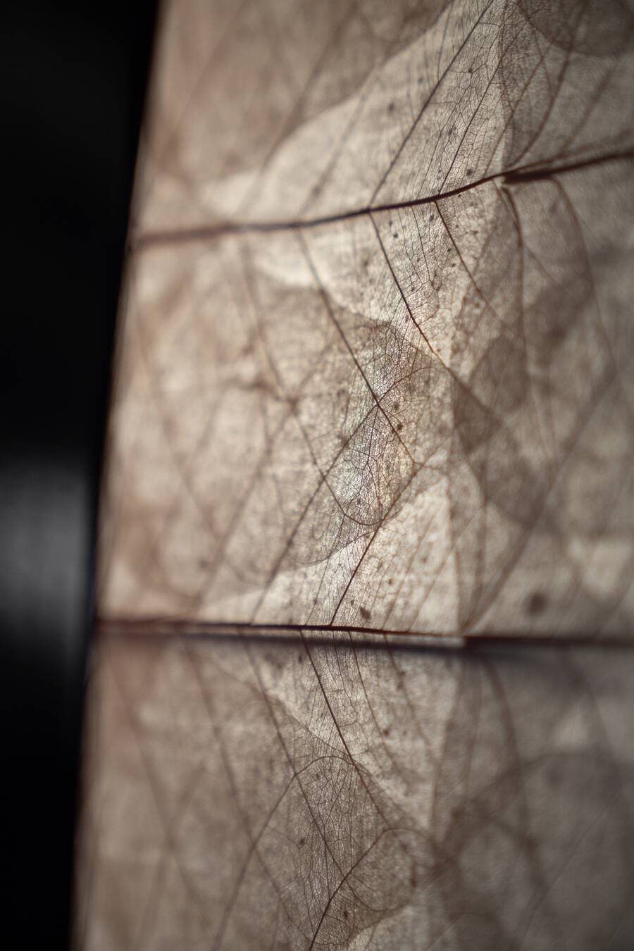 Square wall lamp in red wood and rice paper, prod. Steelline 1980