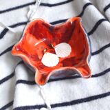 Handmade ceramic shell emptier