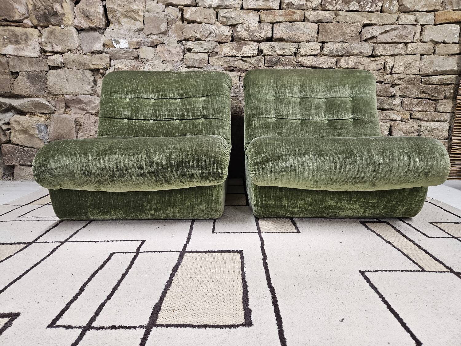 Pair of vintage velvet armchairs 1970"