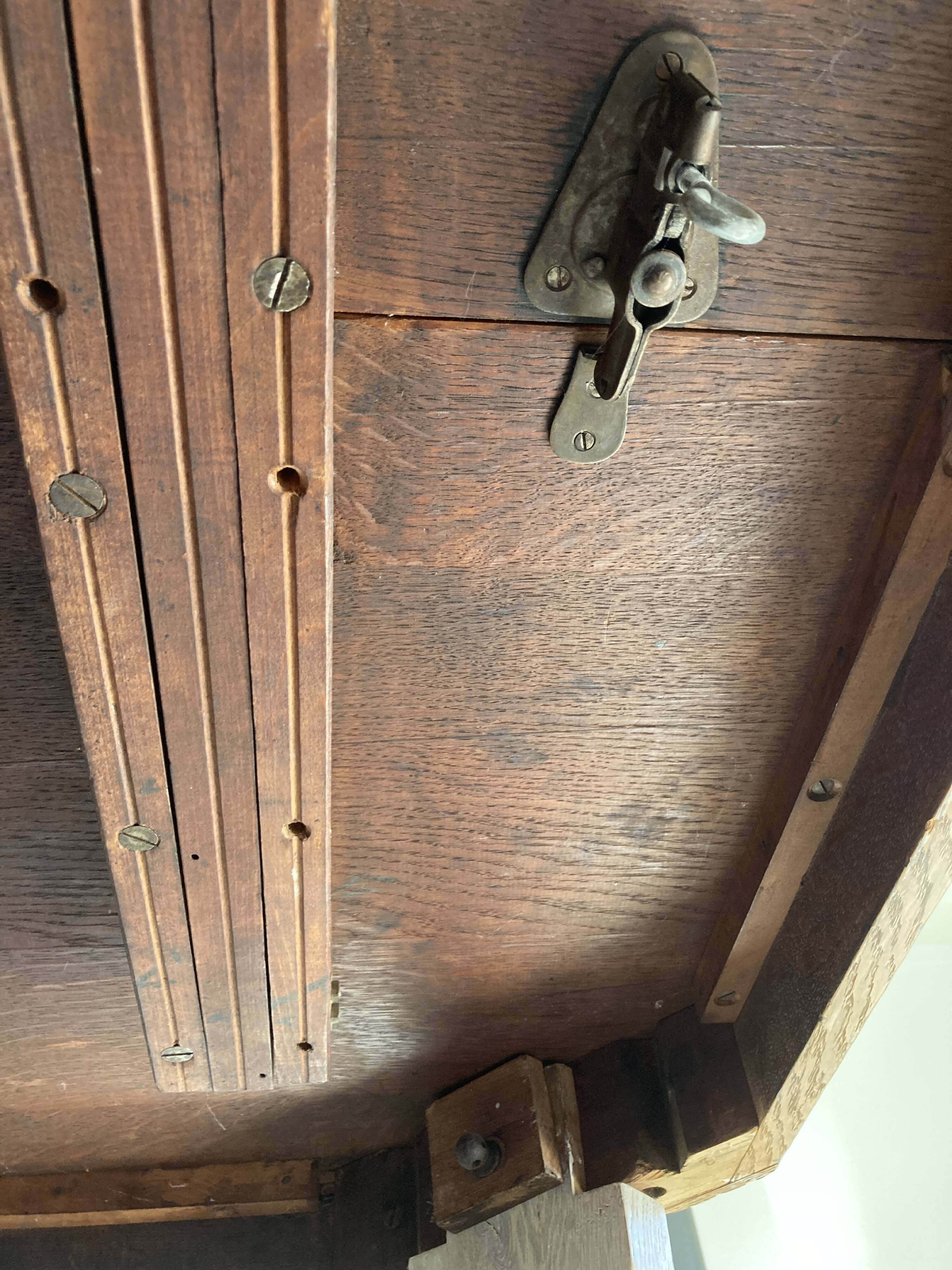 Refurbished extendable oak table