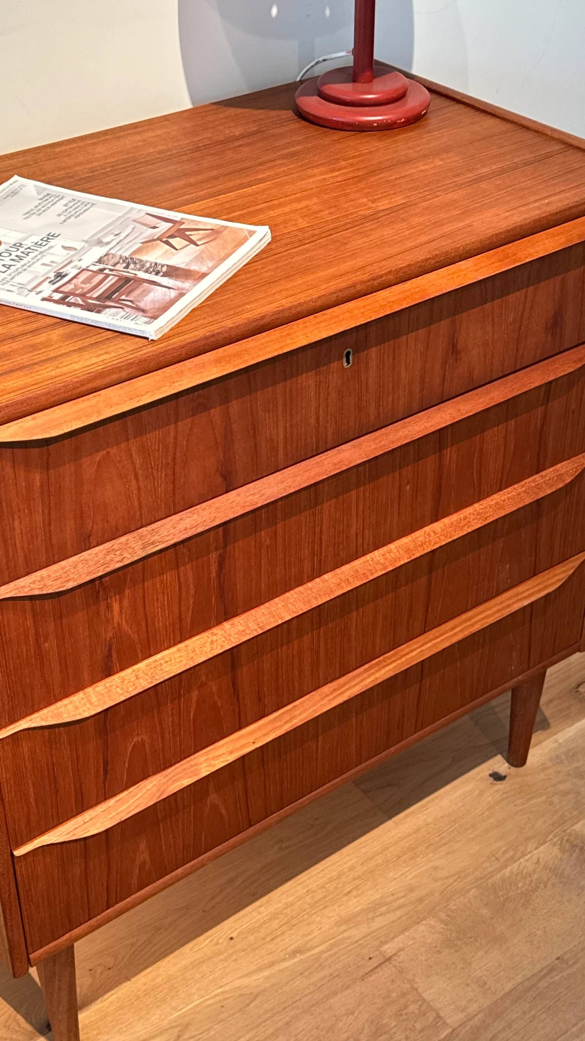 Commode scandinave vintage en teck "Tage"