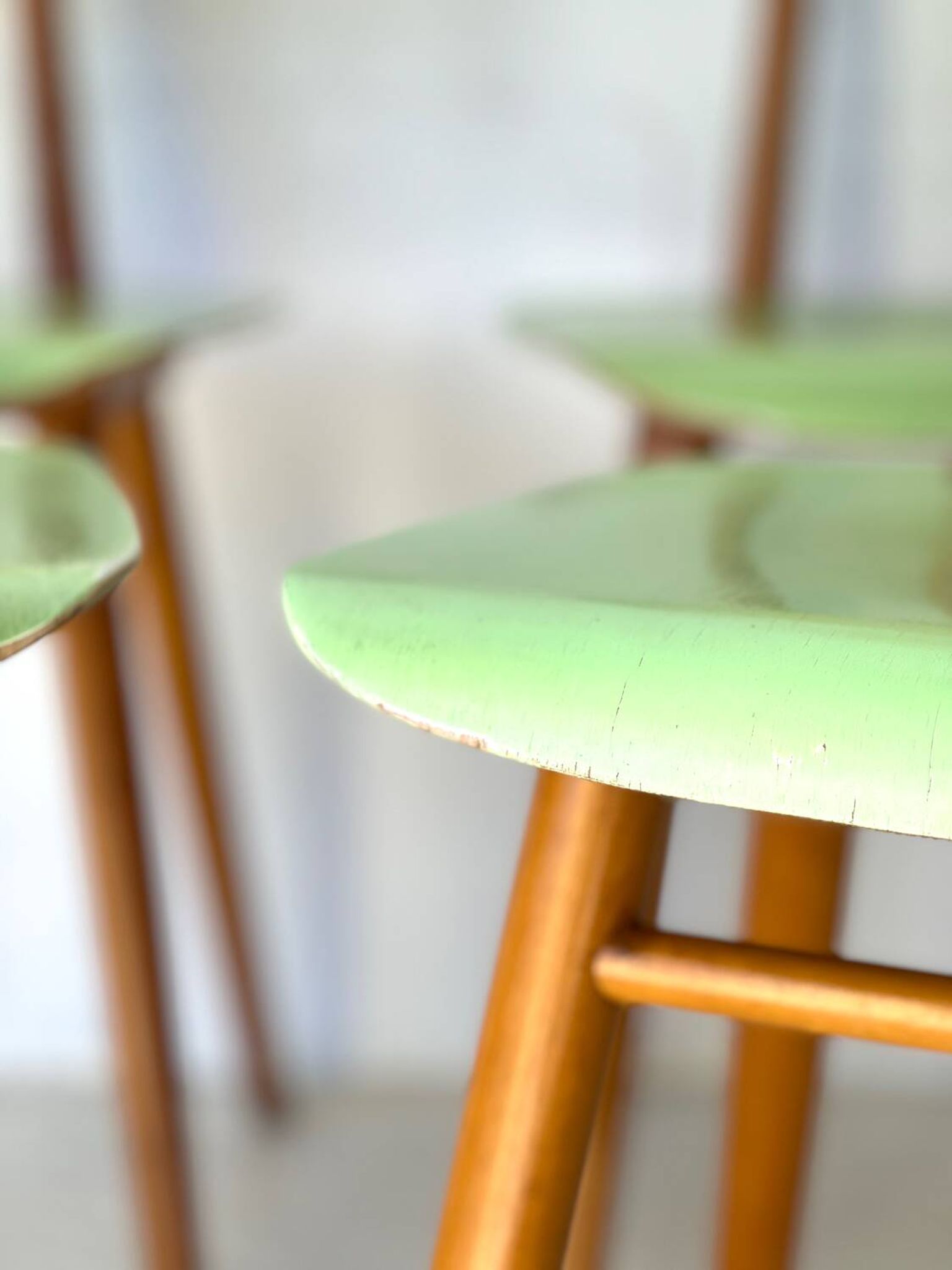 Chaises de salle à manger par TON, ensemble de 4