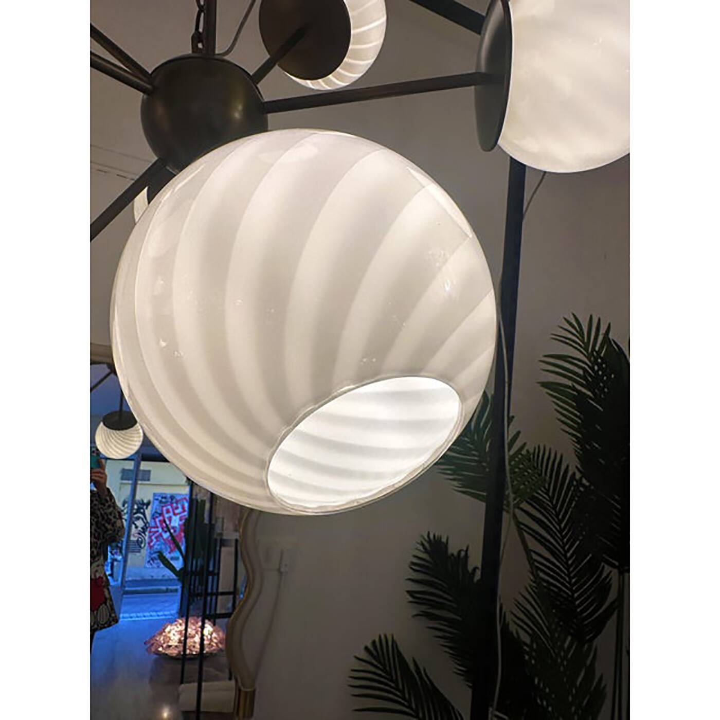 Italian Burnished Sputnik Chandelier in Milky-White Swirl Style Murano Glas