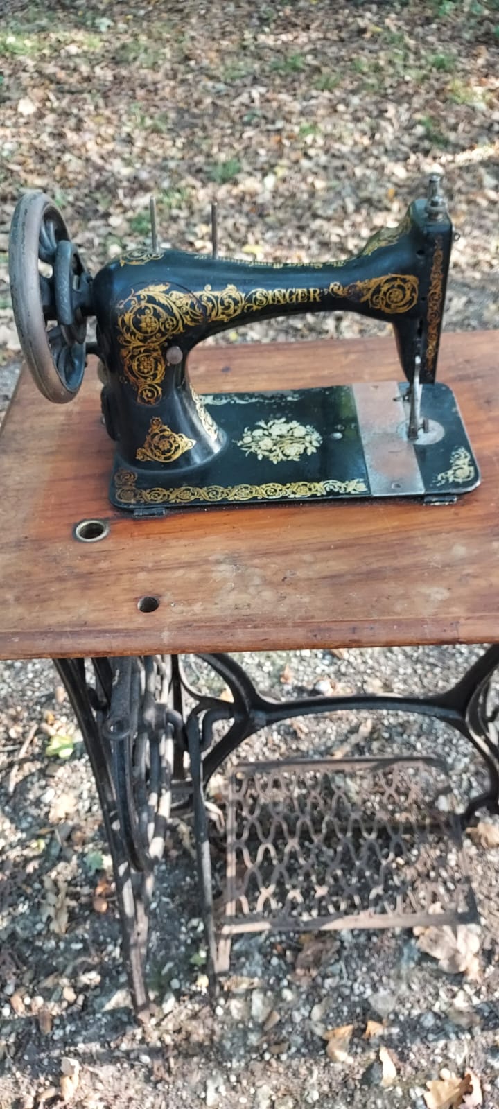 Singer sewing machine