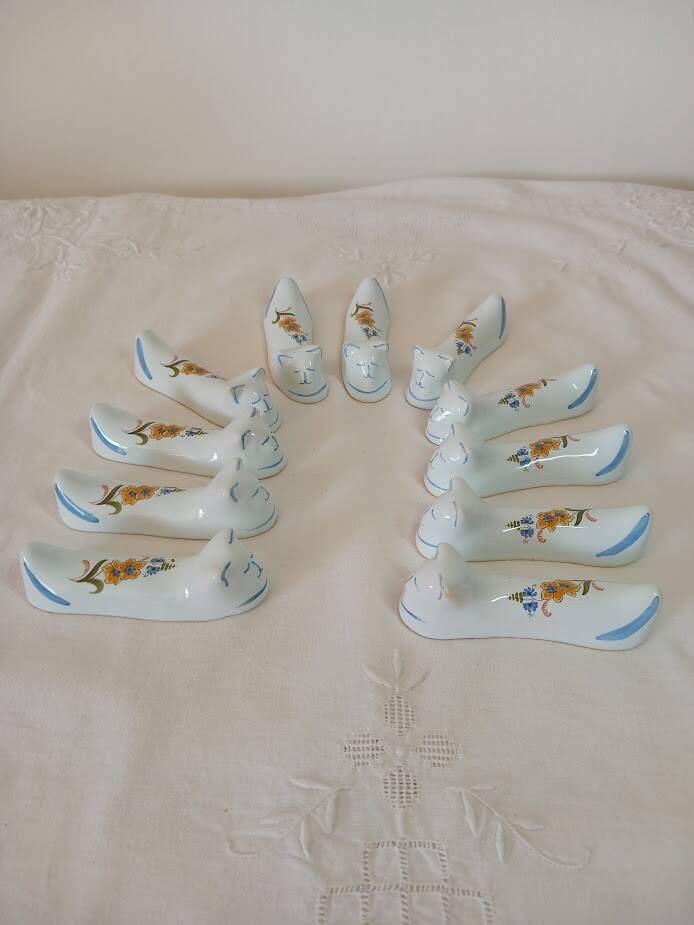 Vintage ceramic knife rest