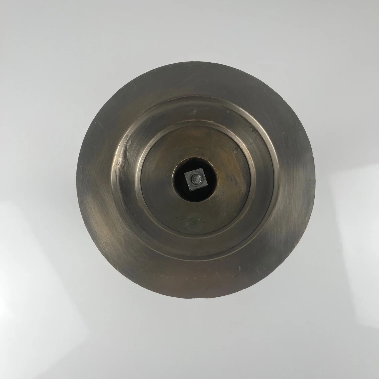 Rare pair of bell and candlestick in the shape of an hourglass, postmodern style - Memphis in metal, 1980.