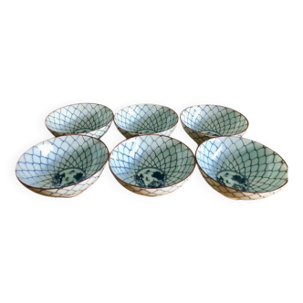 6 white and blue japanese porcelain bowls with mountain decoration