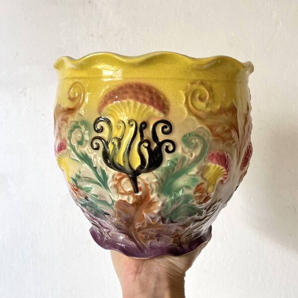 Cache pot ancien en barbotine , chardons