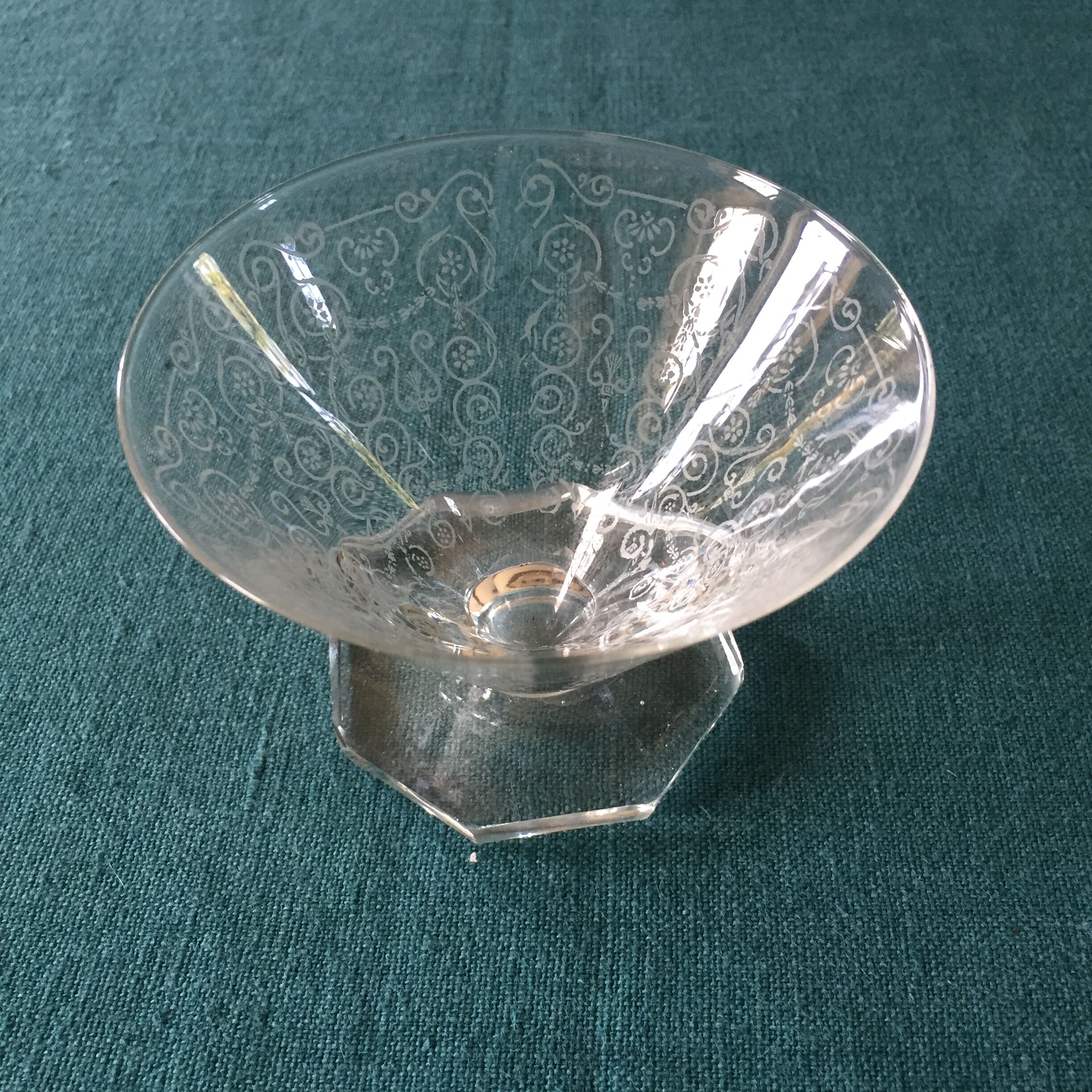 Series of 7 engraved Art Deco dessert cups