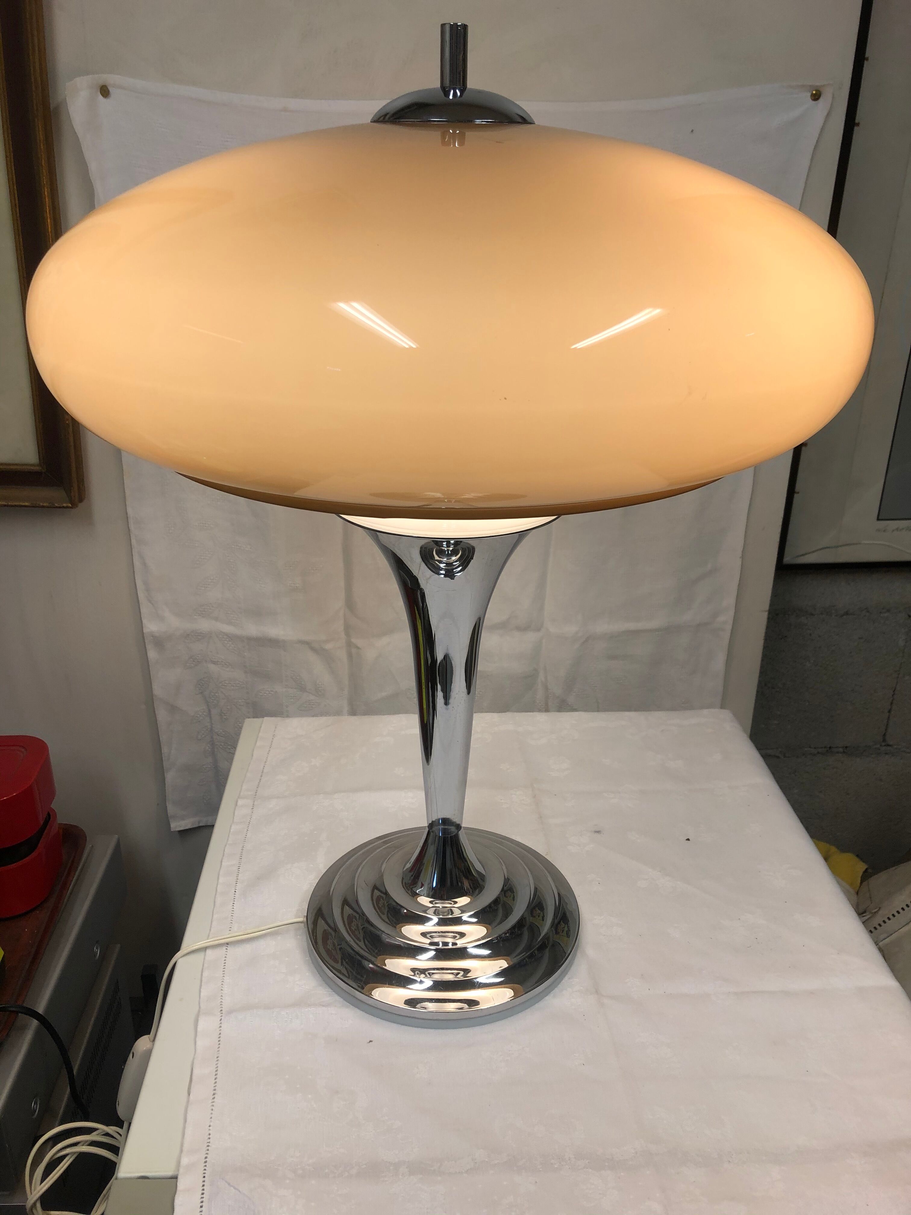 Mushroom lamp design 1970