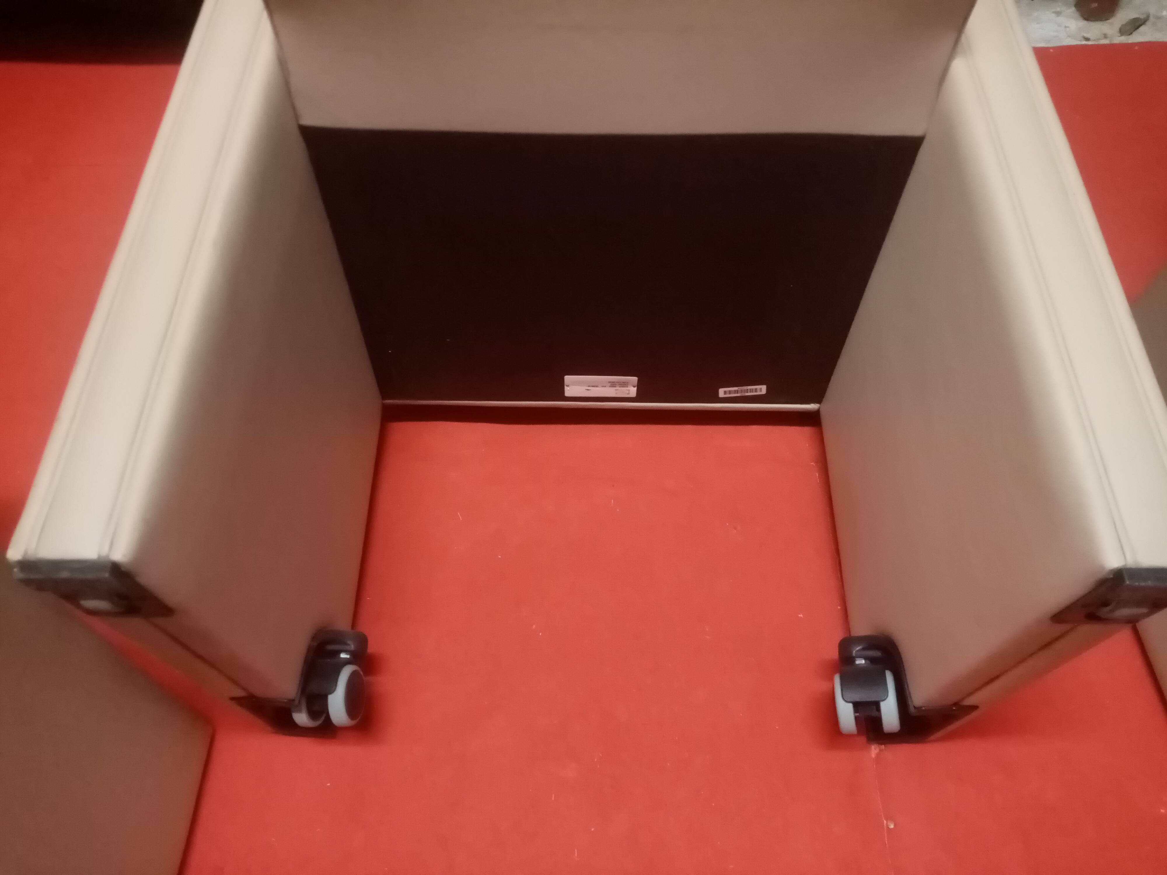 SUPERB PAIR OF POLTRONA FRAU LEATHER ARMCHAIRS MODEL THF CREAM COLOR