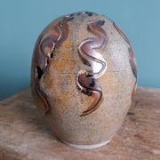 Vase pique fleur signé