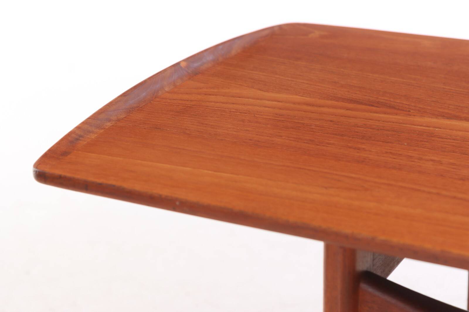 Tove & Edvard Kindt-Larsen coffee table model FD 504, Denmark, 1950s