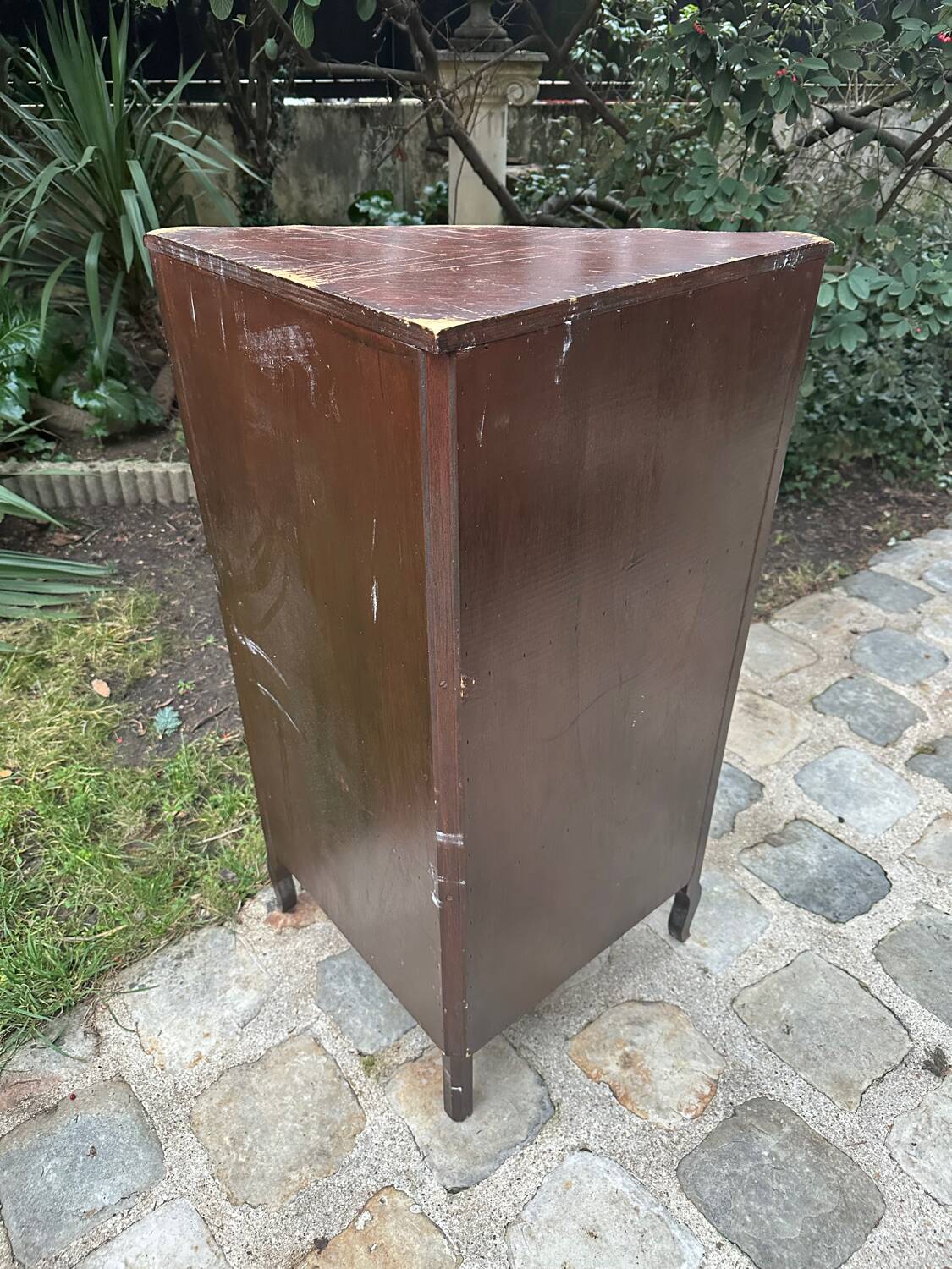 Encoignure -meuble d’angle
