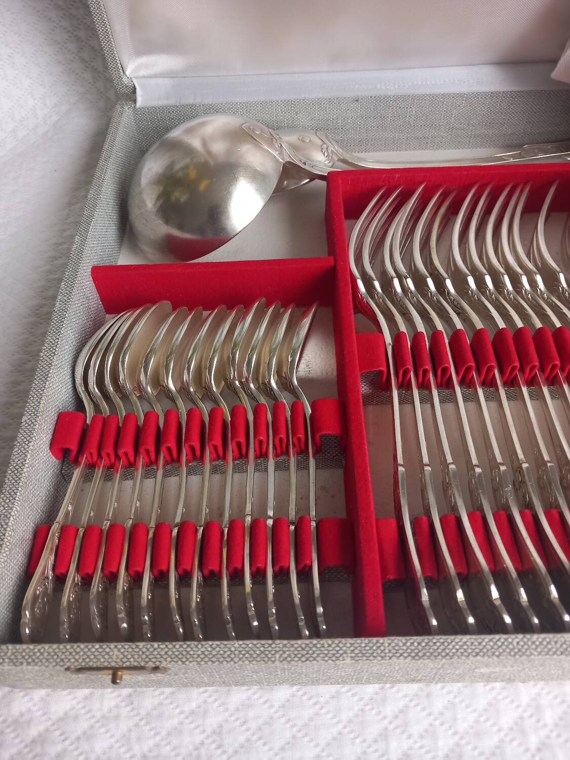 Art Nouveau cutlery set by Armand Frénais, late 19th century, silver-plated metal.