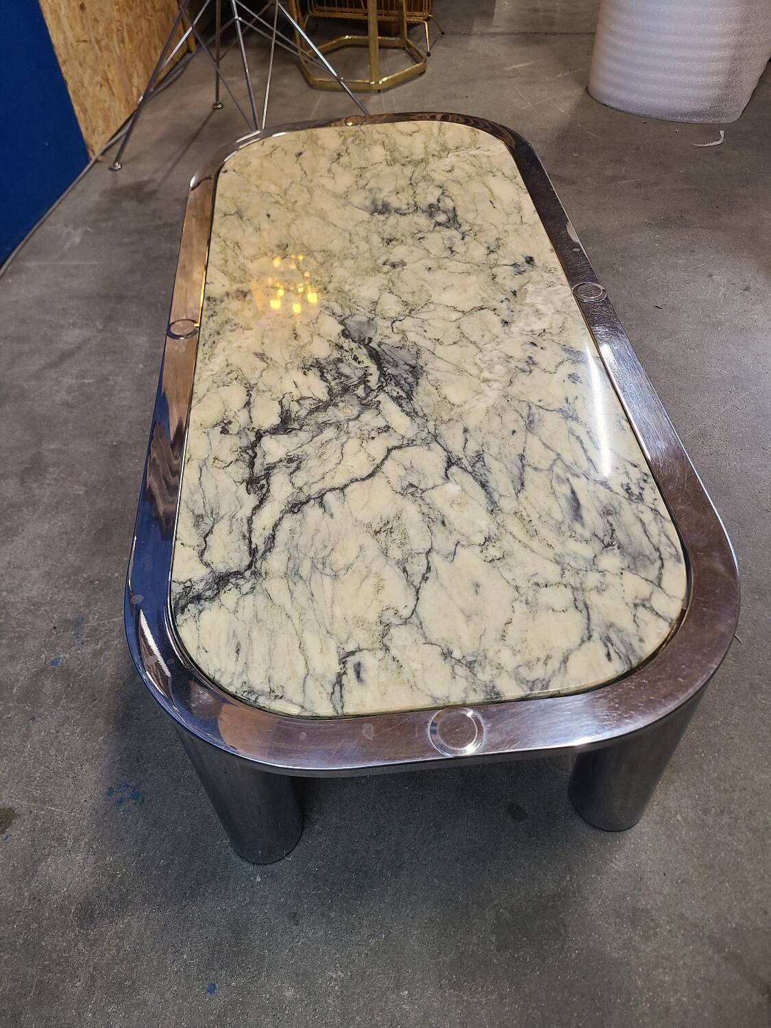 Italian design coffee table from the 70s, marble and chrome