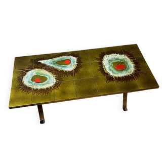 Vintage ceramic coffee table (atomic pattern) with a chrome base.