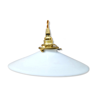 Smooth opaline suspension