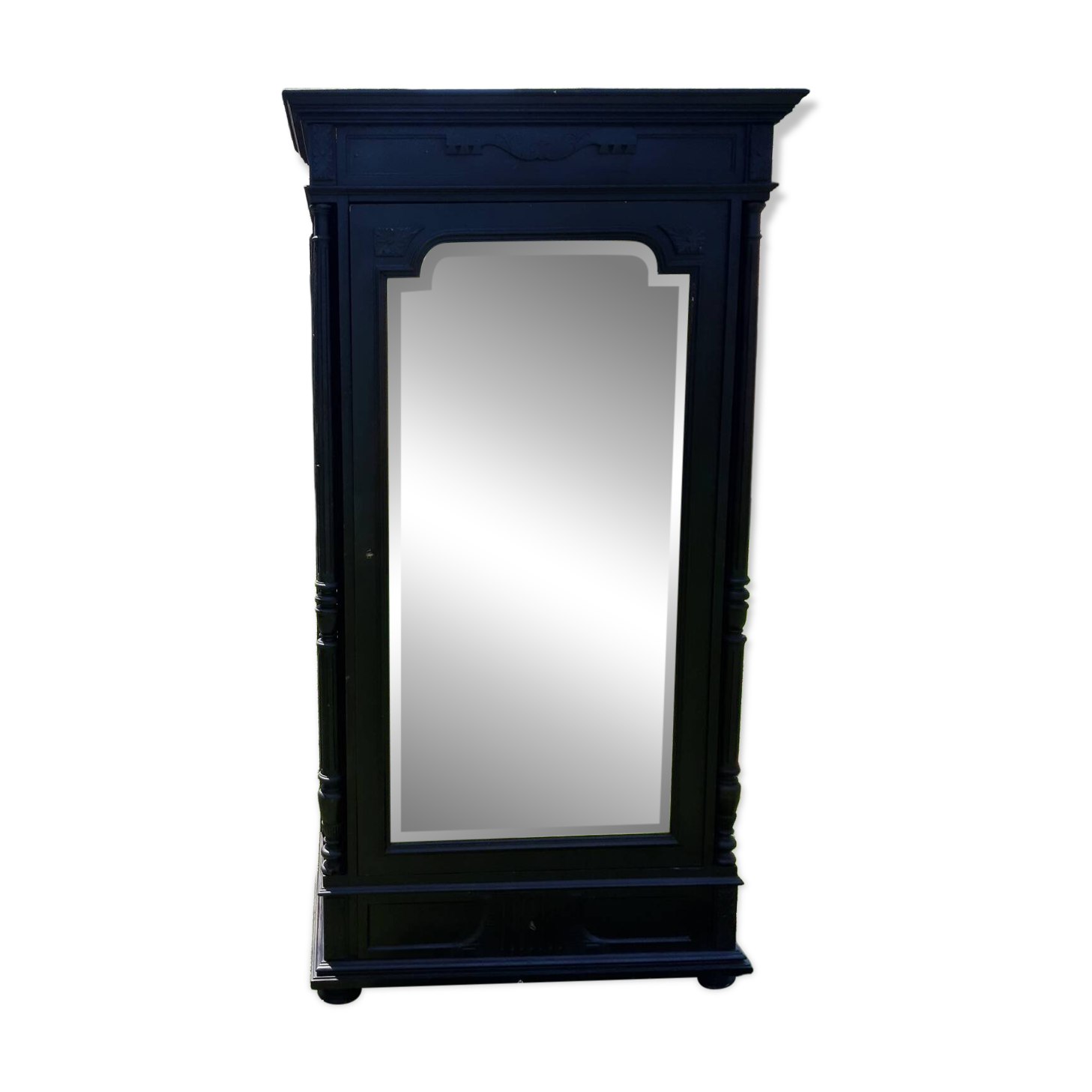 Dressmaker's cabinet with beveled triptych mirrors. (Mirror cabinet)