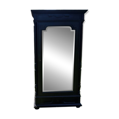 Armoire de couturière avec miroirs triptyques biseautés. (Armoire à glaces)