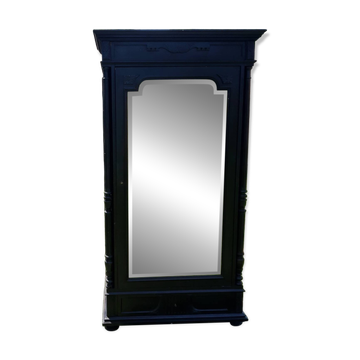 Dressmaker's cabinet with beveled triptych mirrors. (Mirror cabinet)