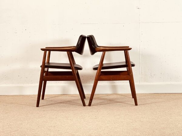 Set of 2 armchairs by Svend Age Eriksen (Glostrup)