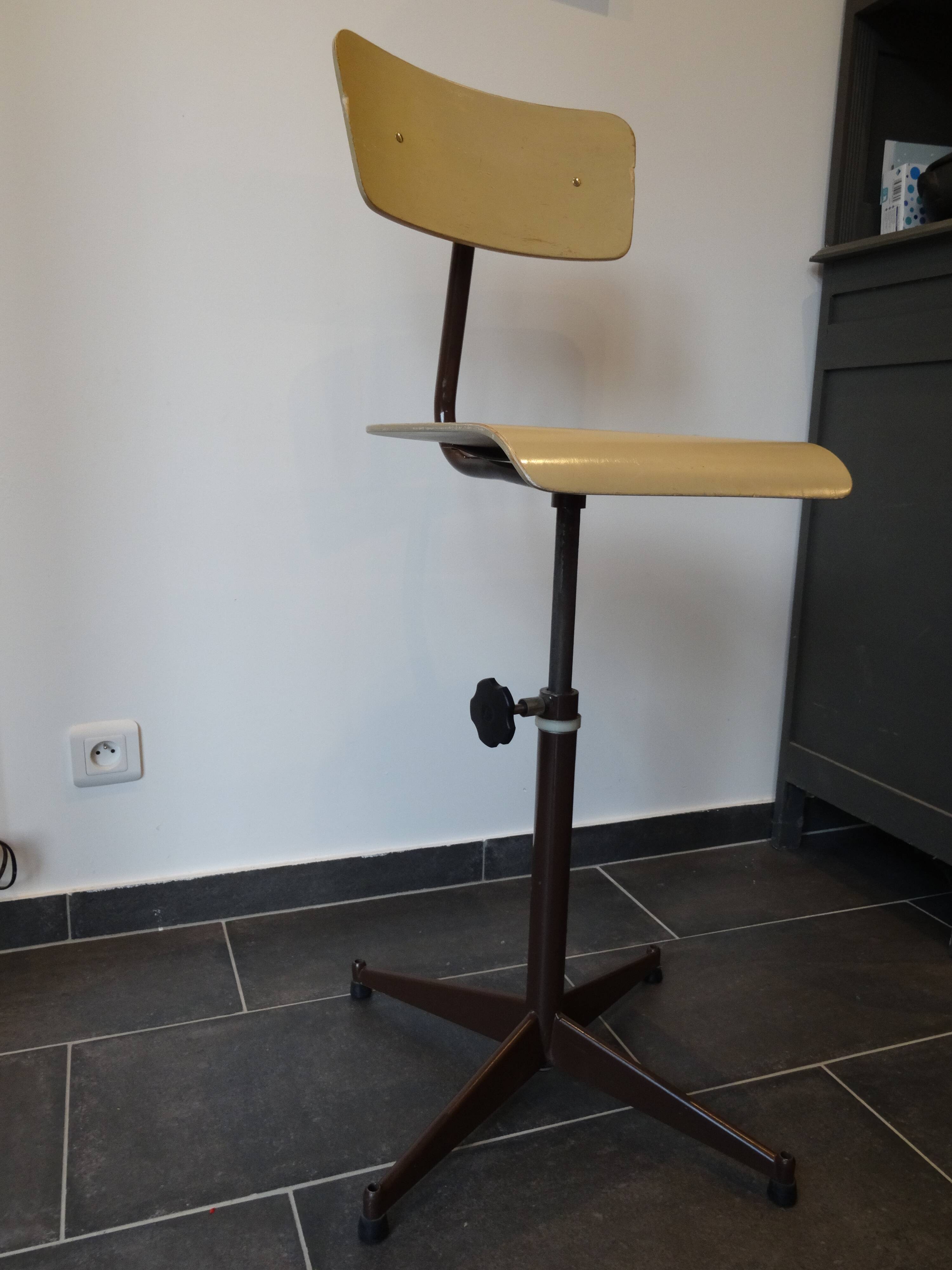 Industrial swivel chair